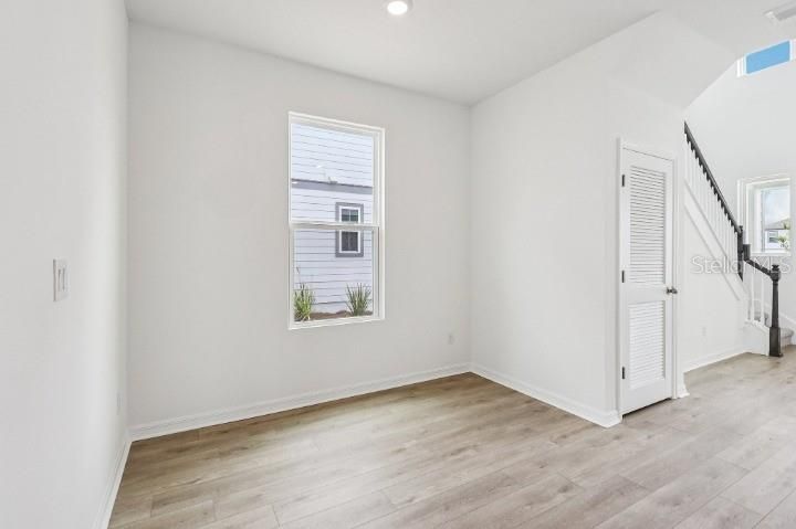 Activo con contrato: $599,990 (4 camas, 3 baños, 3074 Pies cuadrados)