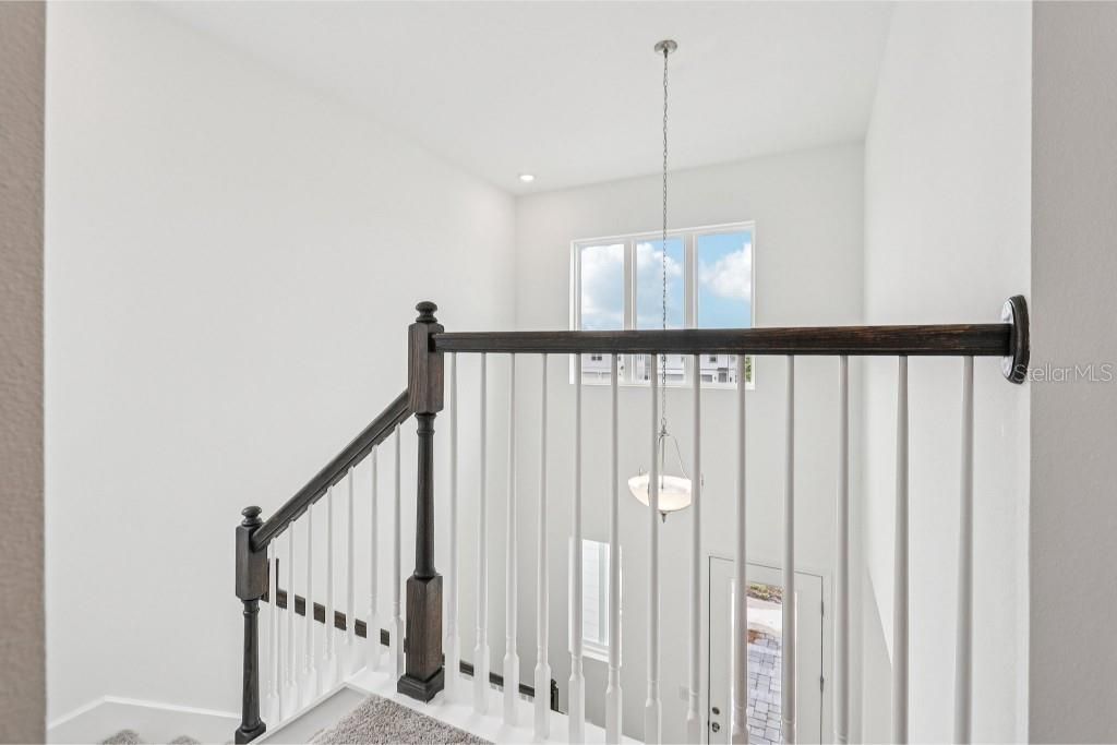 Activo con contrato: $599,990 (4 camas, 3 baños, 3074 Pies cuadrados)