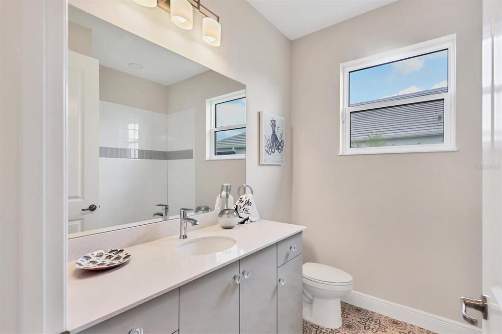 Active With Contract: $3,895 (3 beds, 2 baths, 2282 Square Feet)