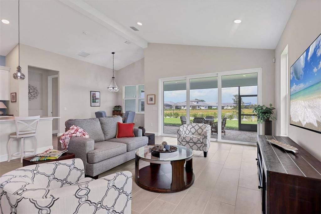 Active With Contract: $3,895 (3 beds, 2 baths, 2282 Square Feet)