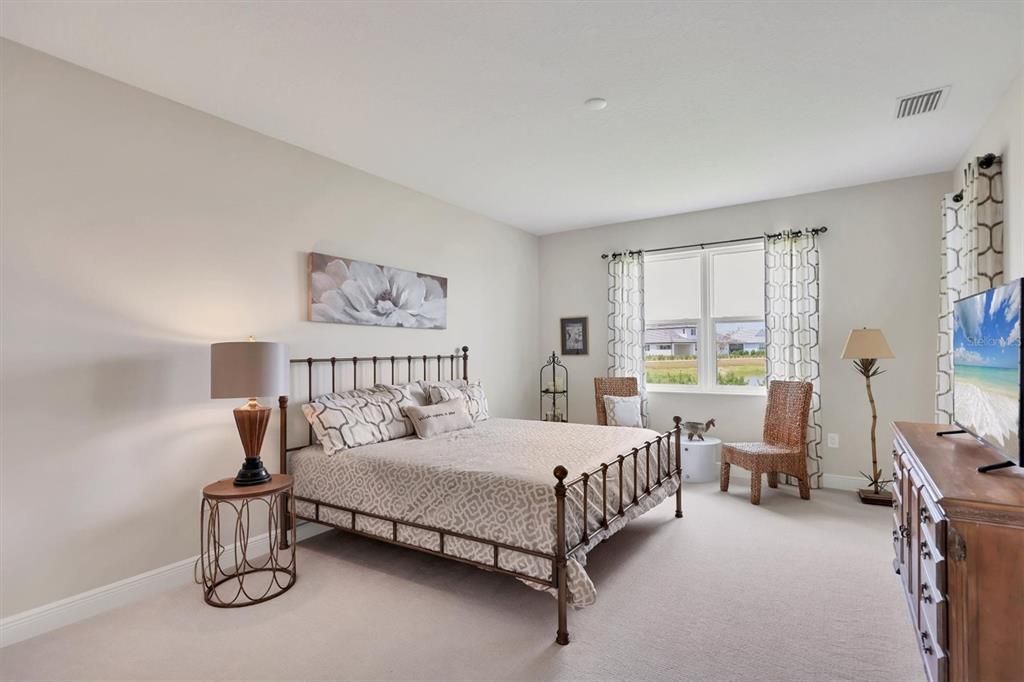 Active With Contract: $3,895 (3 beds, 2 baths, 2282 Square Feet)