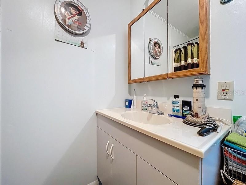 For Sale: $139,000 (2 beds, 2 baths, 864 Square Feet)