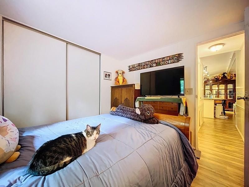 For Sale: $139,000 (2 beds, 2 baths, 864 Square Feet)