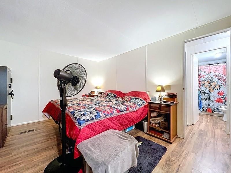 For Sale: $139,000 (2 beds, 2 baths, 864 Square Feet)