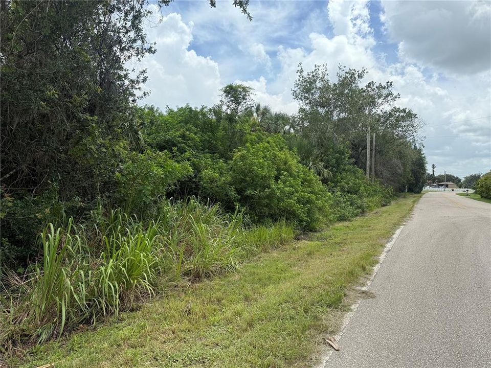 En Venta: $1,275,000 (18.47 acres)