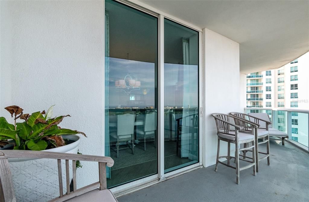 For Sale: $669,900 (3 beds, 3 baths, 2085 Square Feet)