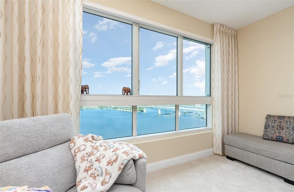 For Sale: $669,900 (3 beds, 3 baths, 2085 Square Feet)