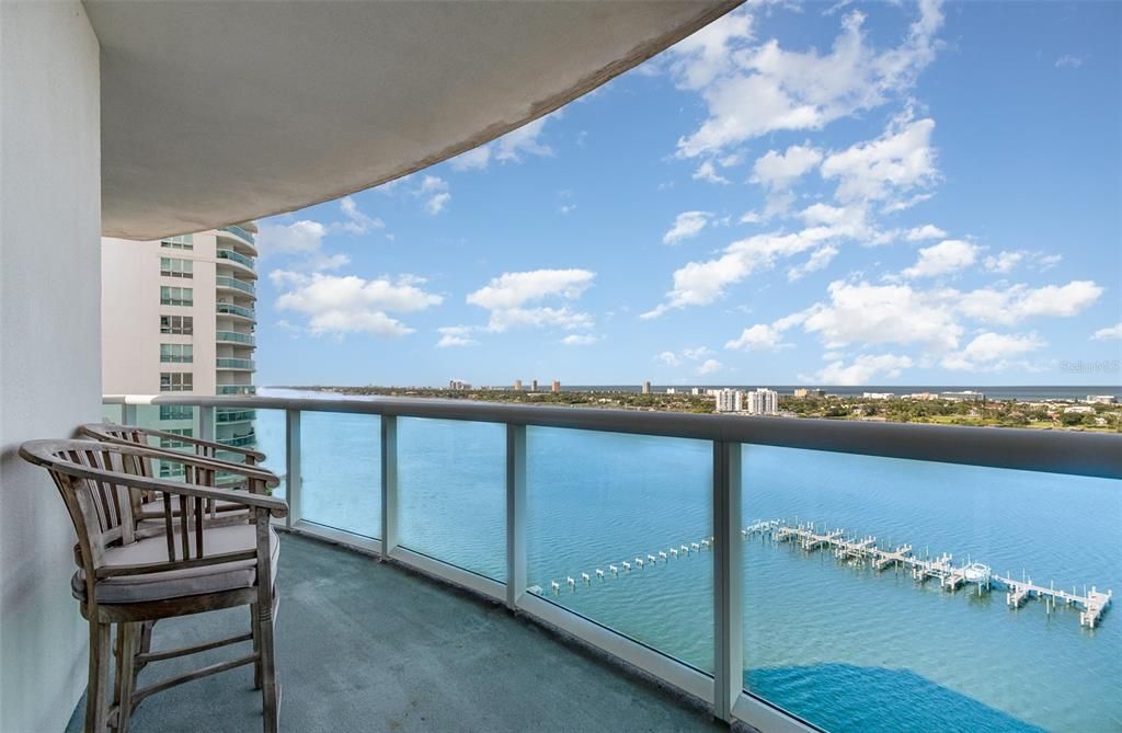 For Sale: $669,900 (3 beds, 3 baths, 2085 Square Feet)