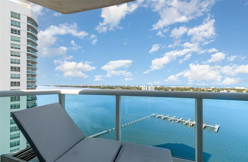 For Sale: $669,900 (3 beds, 3 baths, 2085 Square Feet)