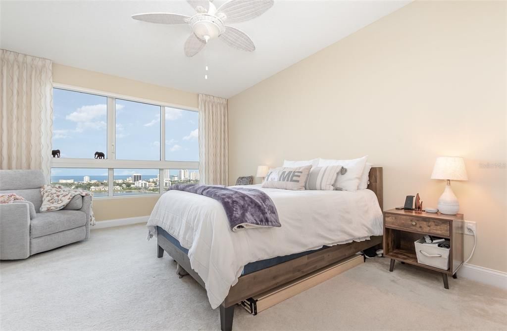 For Sale: $669,900 (3 beds, 3 baths, 2085 Square Feet)