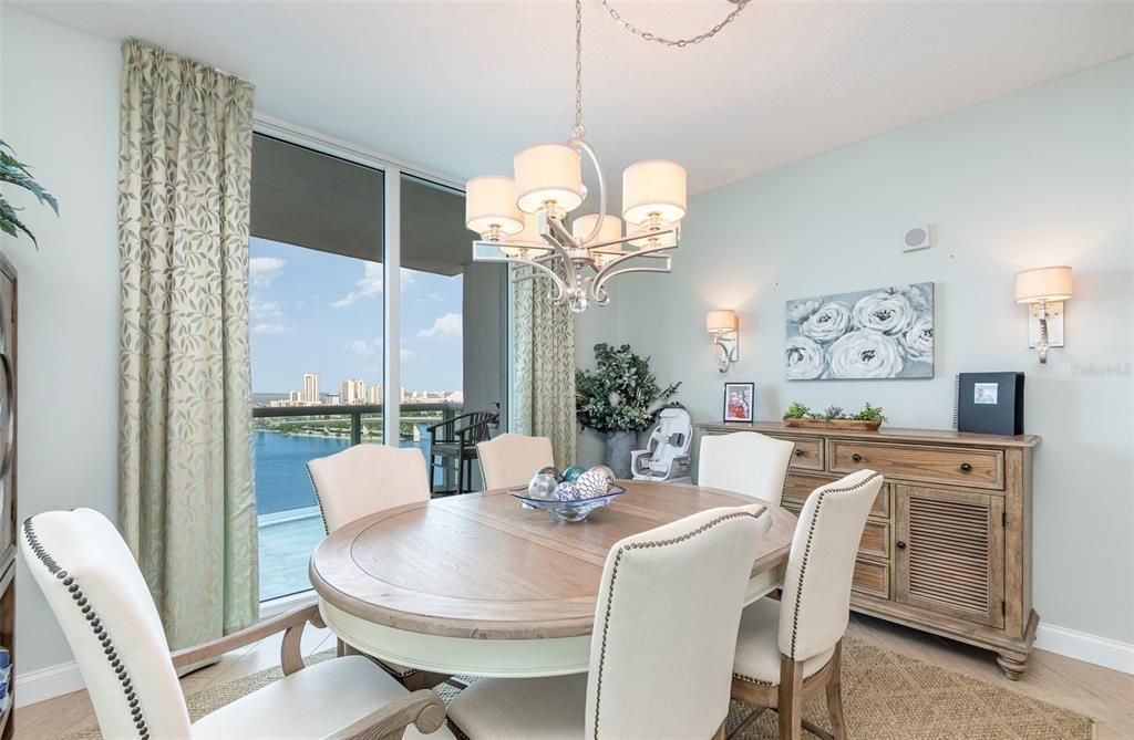 For Sale: $669,900 (3 beds, 3 baths, 2085 Square Feet)