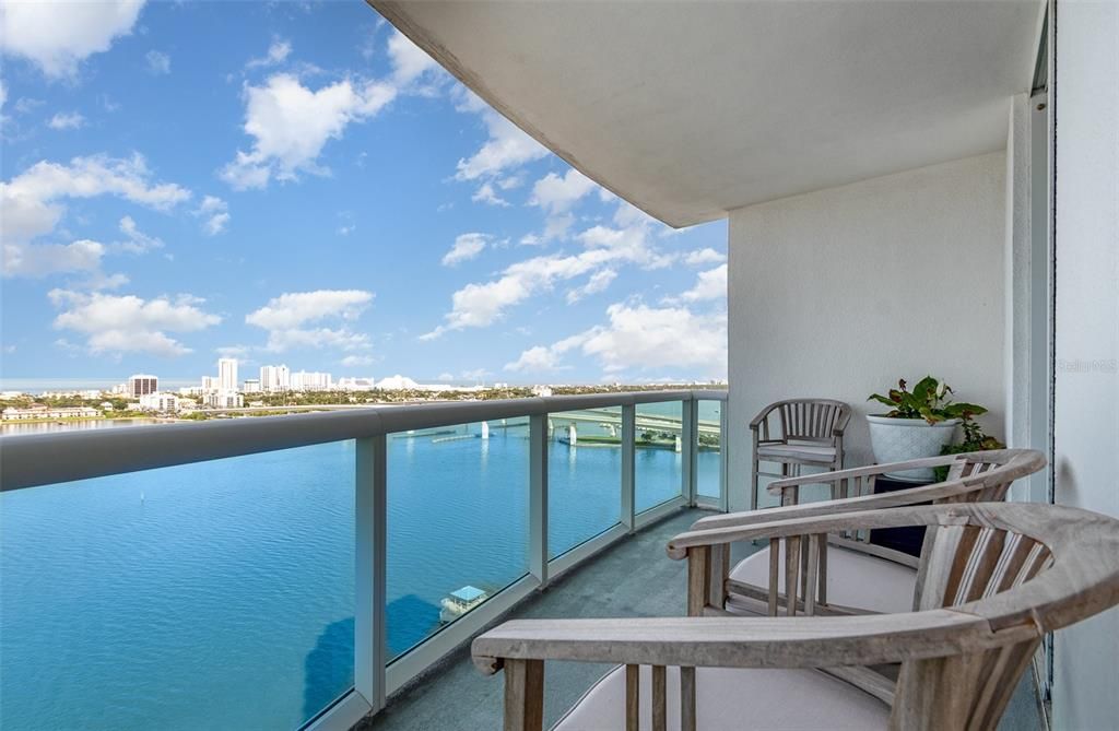 For Sale: $669,900 (3 beds, 3 baths, 2085 Square Feet)