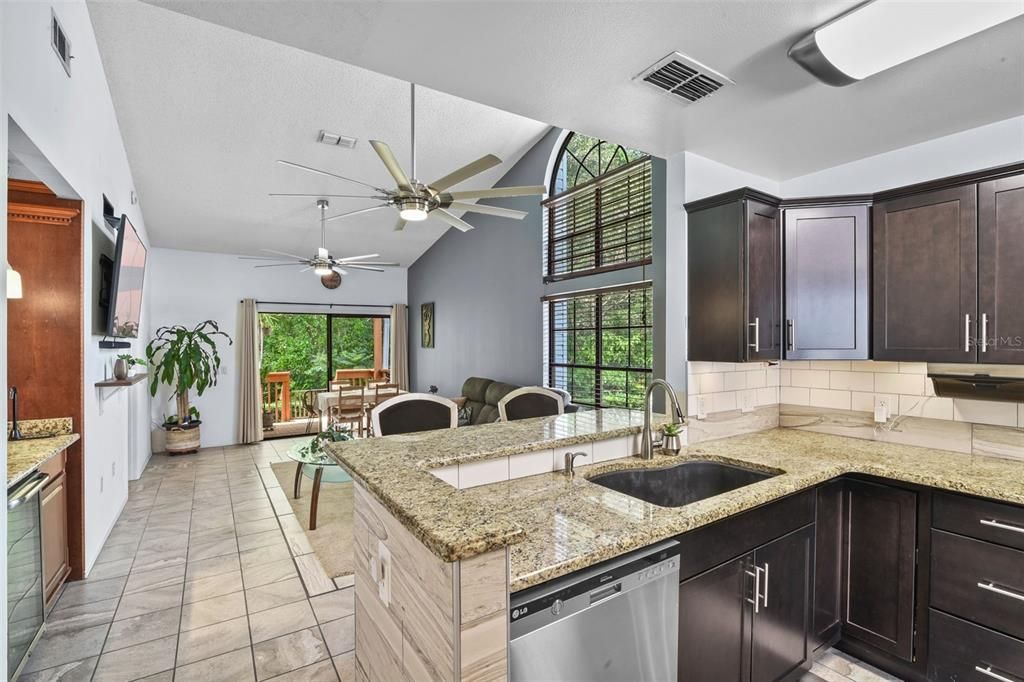 En Venta: $240,000 (2 camas, 2 baños, 985 Pies cuadrados)