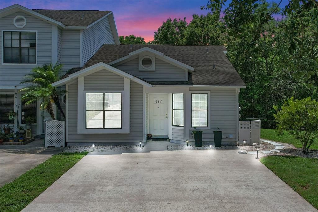 En Venta: $240,000 (2 camas, 2 baños, 985 Pies cuadrados)