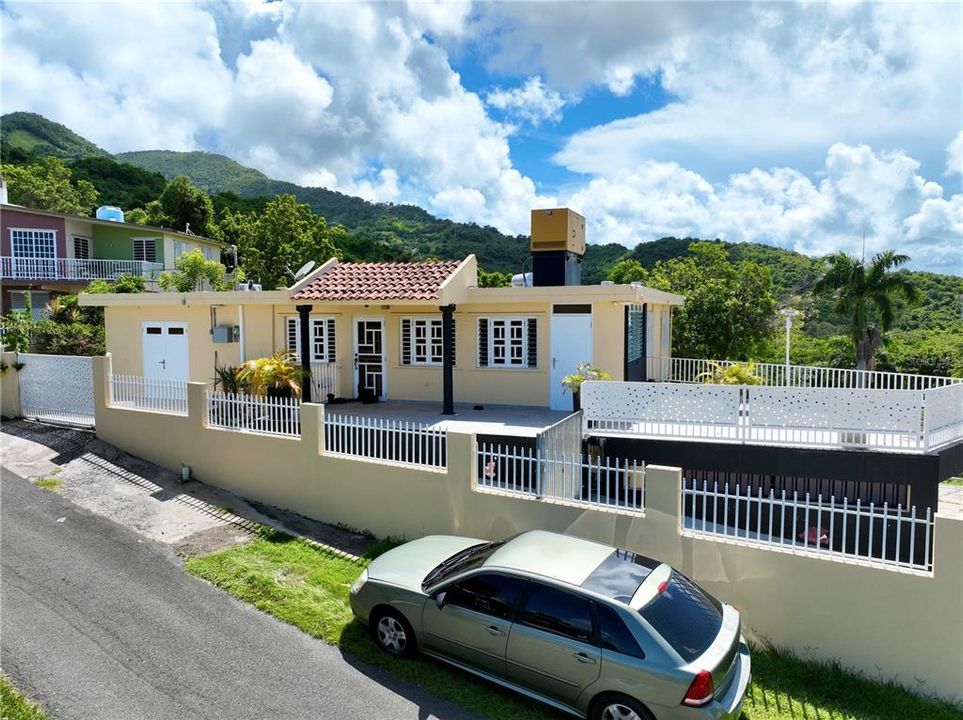 Recently Sold: $374,000 (4 beds, 2 baths, 3553 Square Feet)