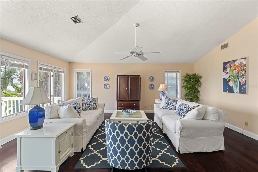 待售: $1,290,000 (3 贝兹, 3 浴室, 2606 平方英尺)