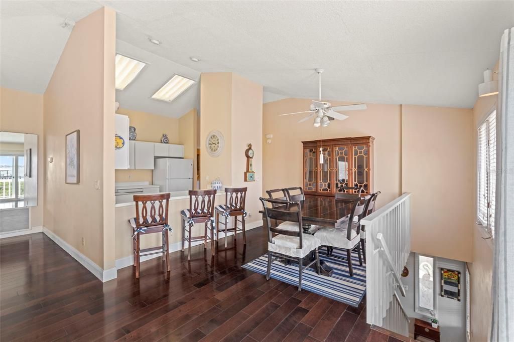 待售: $1,290,000 (3 贝兹, 3 浴室, 2606 平方英尺)