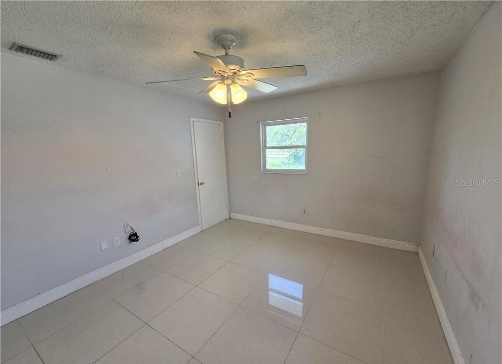 Activo con contrato: $184,900 (2 camas, 2 baños, 988 Pies cuadrados)