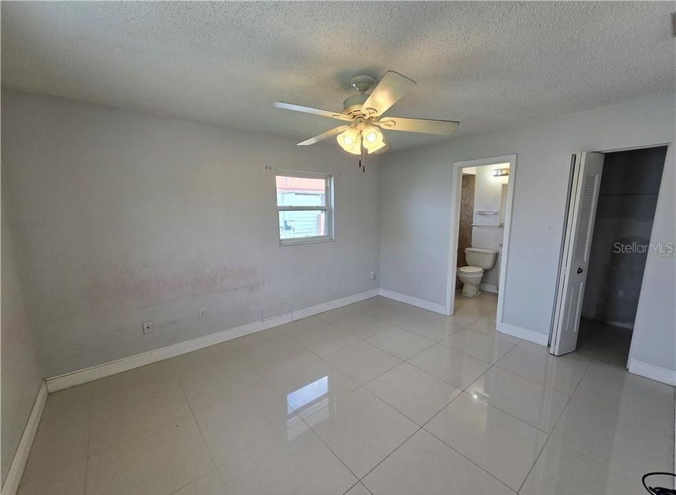 Activo con contrato: $184,900 (2 camas, 2 baños, 988 Pies cuadrados)