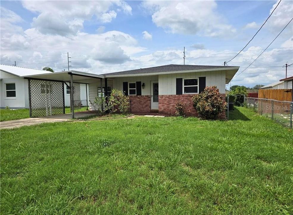 Activo con contrato: $184,900 (2 camas, 2 baños, 988 Pies cuadrados)