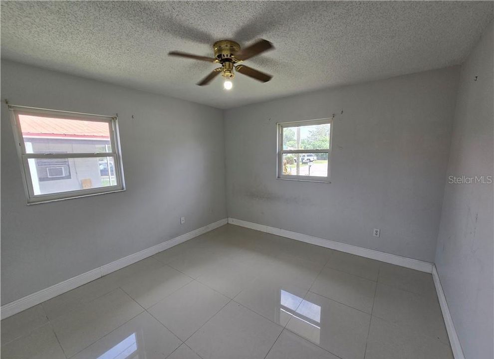 Activo con contrato: $184,900 (2 camas, 2 baños, 988 Pies cuadrados)