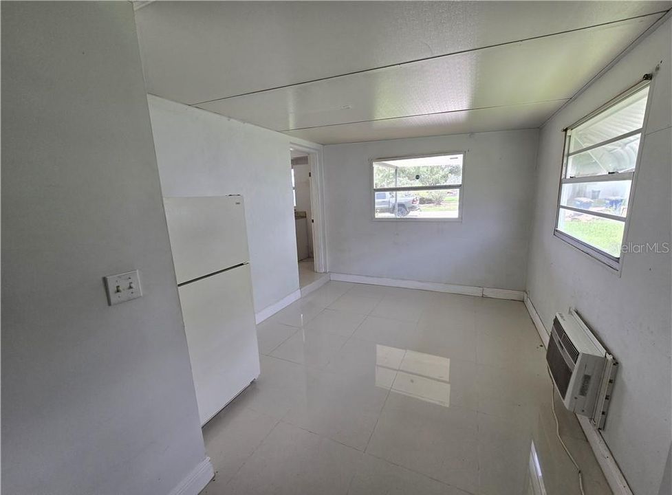 Activo con contrato: $184,900 (2 camas, 2 baños, 988 Pies cuadrados)