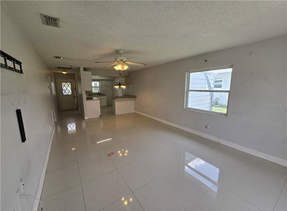 Activo con contrato: $184,900 (2 camas, 2 baños, 988 Pies cuadrados)