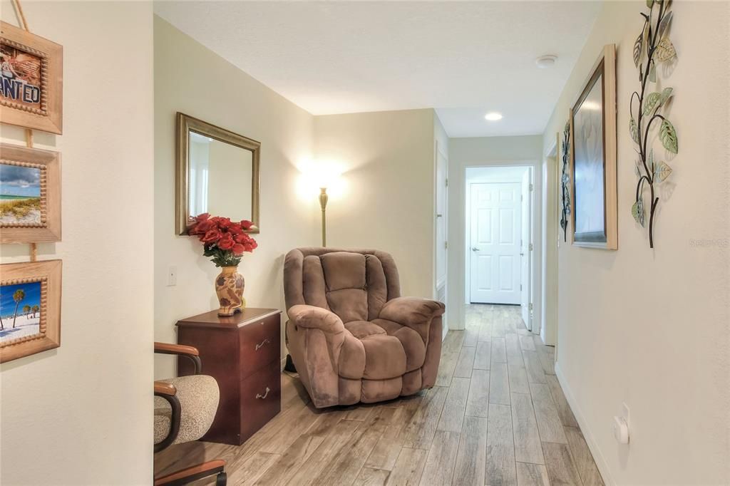 На продажу: $309,500 (2 спален, 2 ванн, 1722 Квадратных фут)