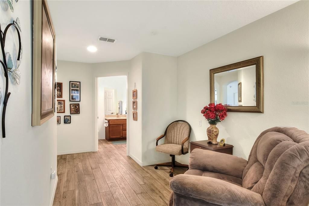 На продажу: $309,500 (2 спален, 2 ванн, 1722 Квадратных фут)