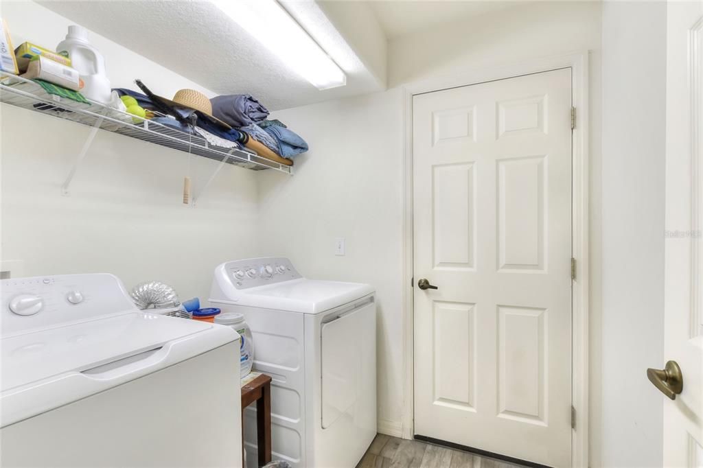 На продажу: $309,500 (2 спален, 2 ванн, 1722 Квадратных фут)