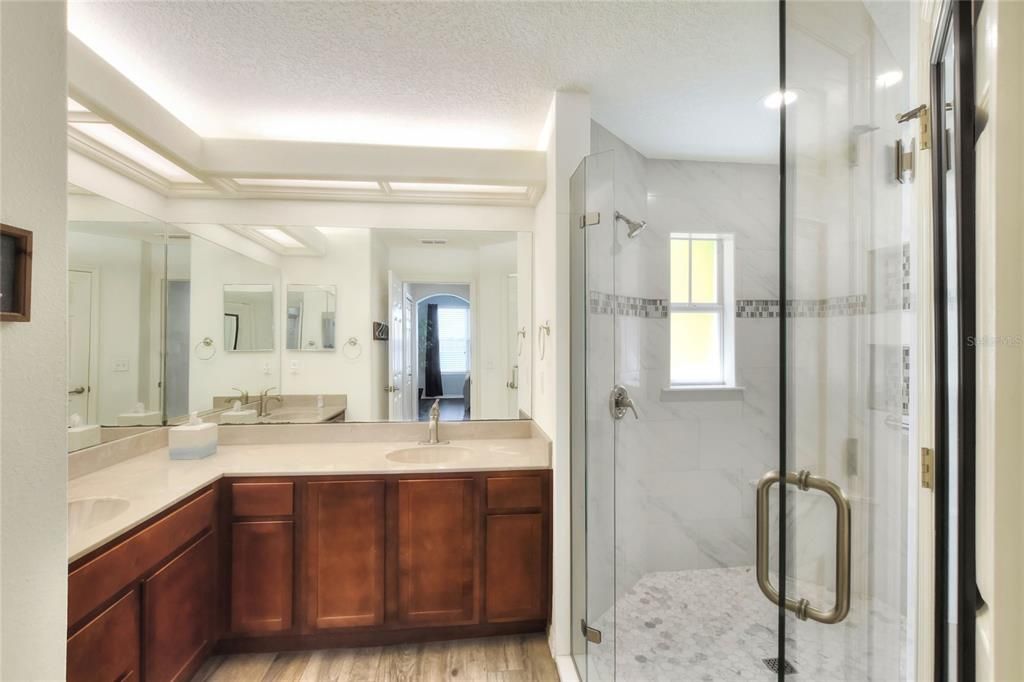 На продажу: $309,500 (2 спален, 2 ванн, 1722 Квадратных фут)