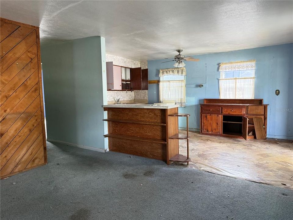 Под контрактом: $110,000 (2 спален, 1 ванн, 816 Квадратных фут)