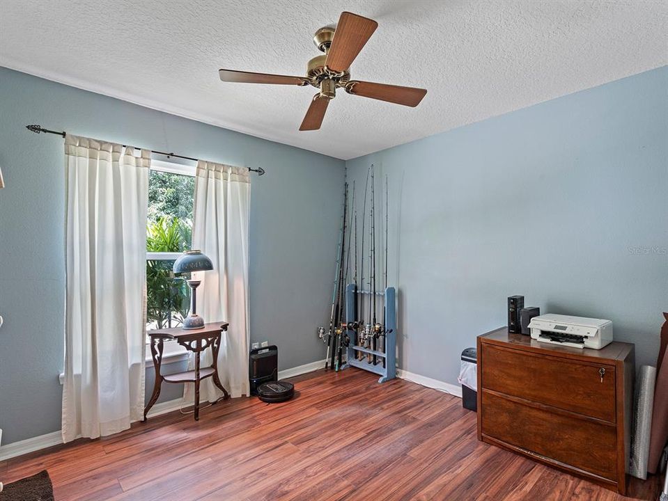 待售: $774,900 (4 贝兹, 2 浴室, 2111 平方英尺)