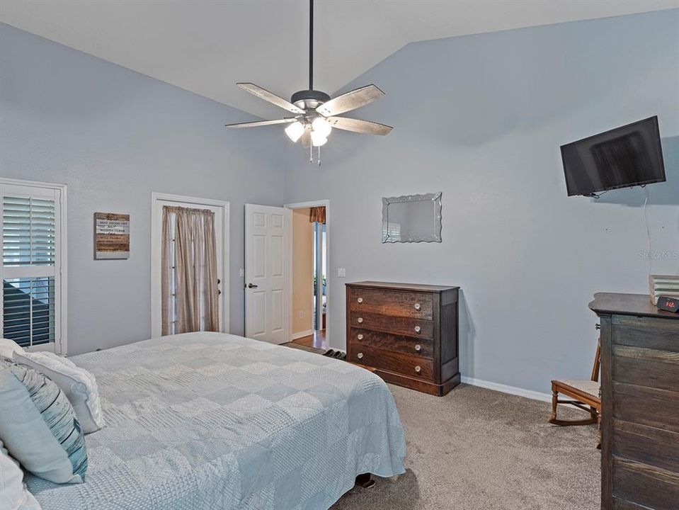 待售: $774,900 (4 贝兹, 2 浴室, 2111 平方英尺)