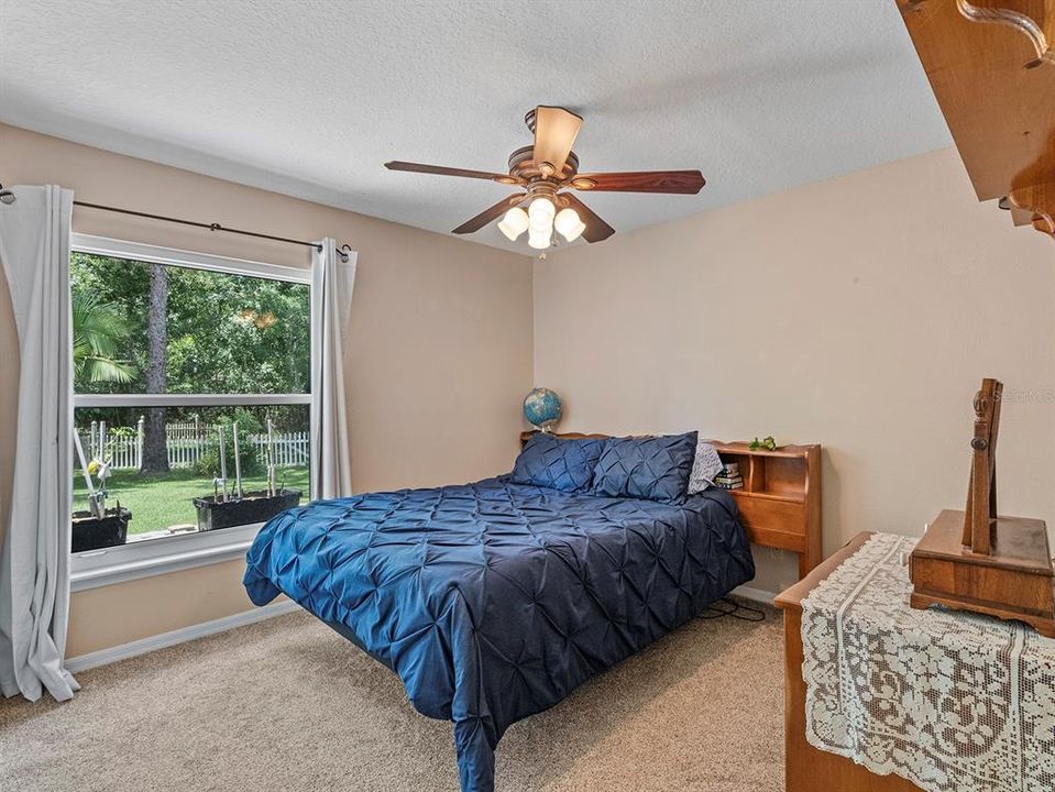 待售: $774,900 (4 贝兹, 2 浴室, 2111 平方英尺)