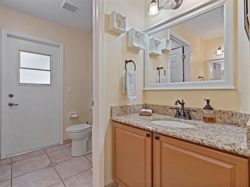 待售: $774,900 (4 贝兹, 2 浴室, 2111 平方英尺)