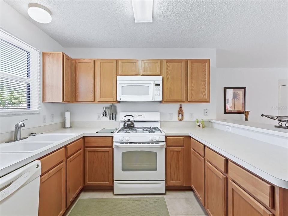 В аренду: $2,250 (2 спален, 2 ванн, 1100 Квадратных фут)