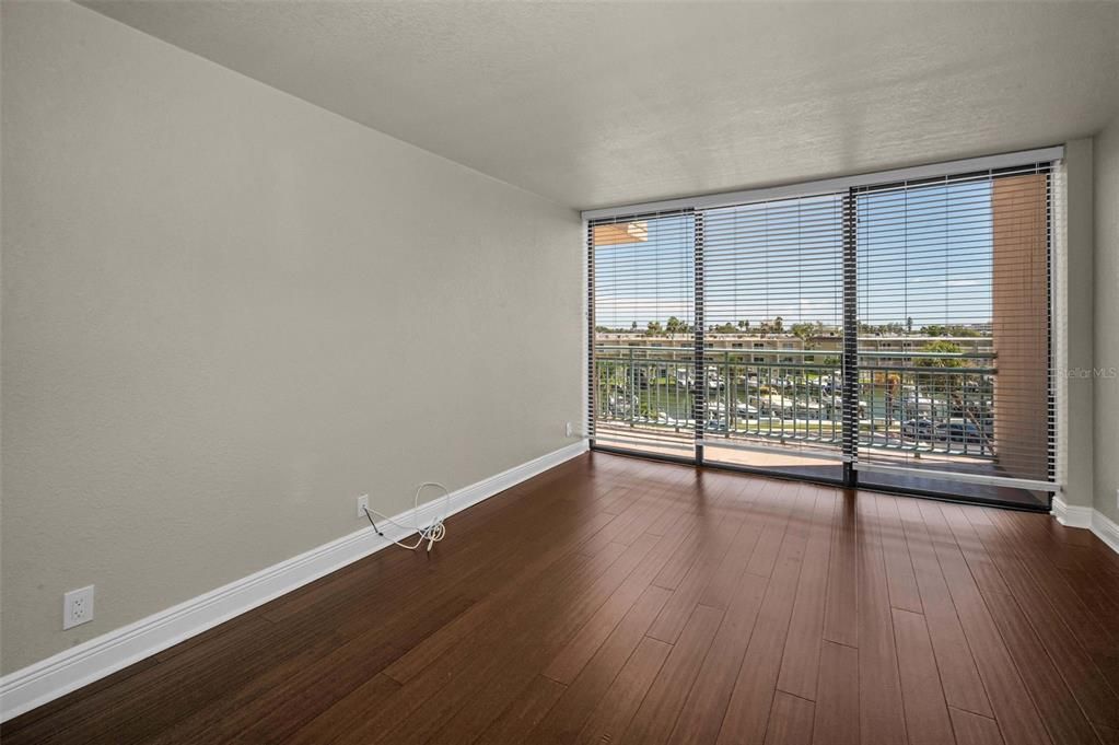 Active With Contract: $2,600 (2 beds, 2 baths, 1175 Square Feet)