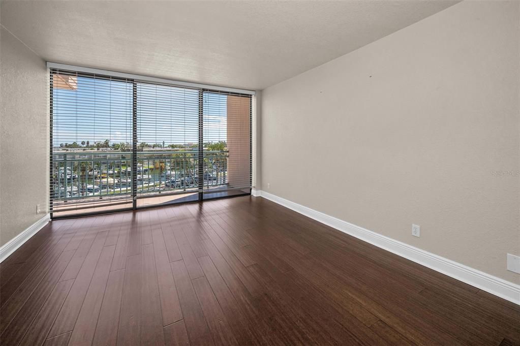 Active With Contract: $2,600 (2 beds, 2 baths, 1175 Square Feet)