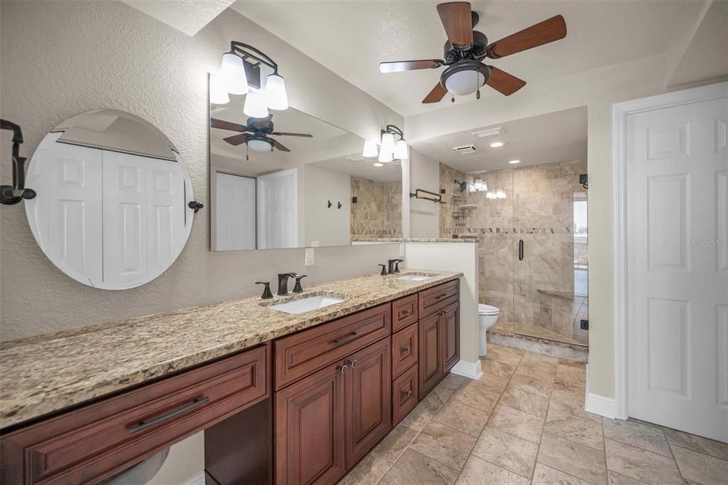 Active With Contract: $2,600 (2 beds, 2 baths, 1175 Square Feet)