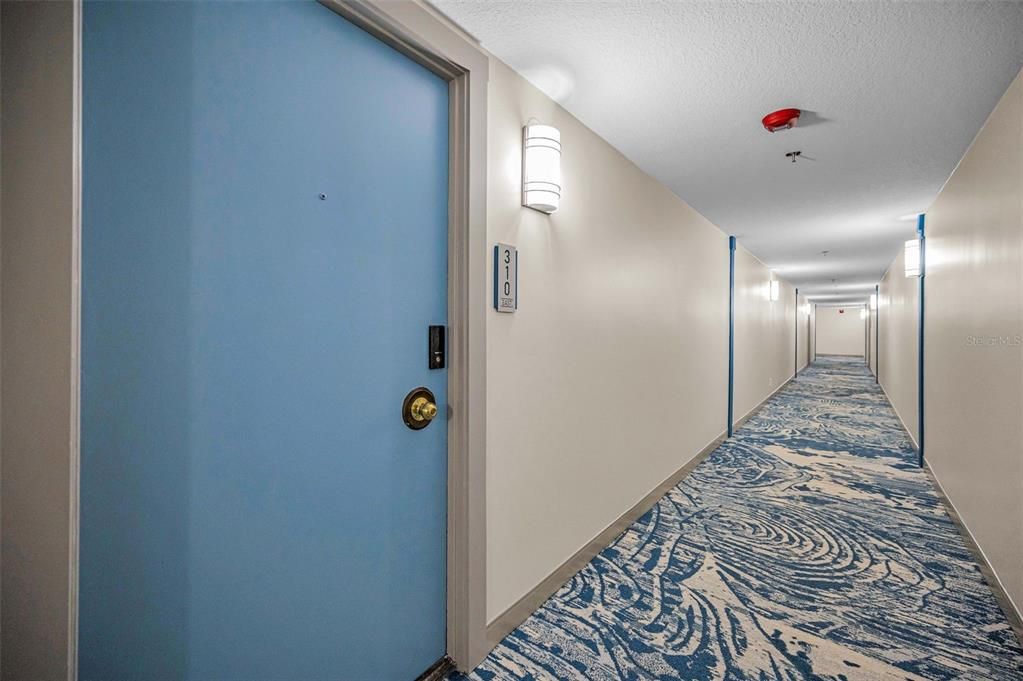 Active With Contract: $2,600 (2 beds, 2 baths, 1175 Square Feet)