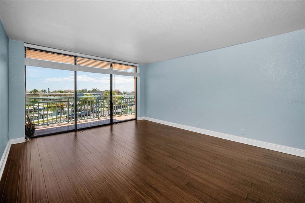Active With Contract: $2,600 (2 beds, 2 baths, 1175 Square Feet)