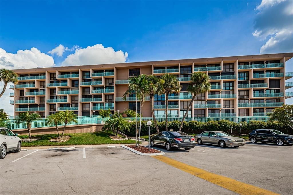 Active With Contract: $2,600 (2 beds, 2 baths, 1175 Square Feet)