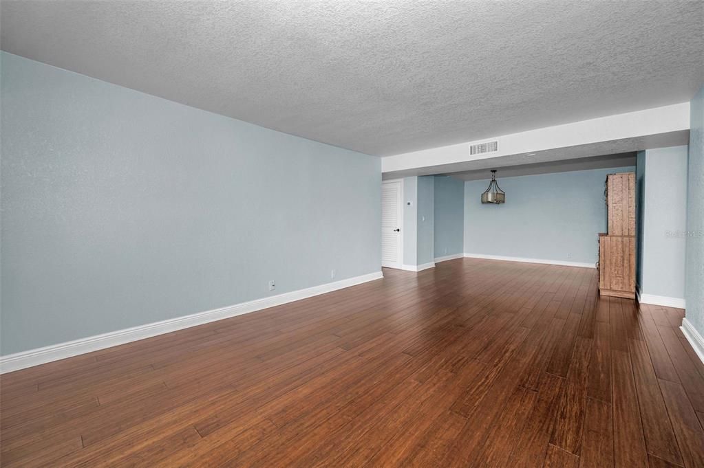 Active With Contract: $2,600 (2 beds, 2 baths, 1175 Square Feet)