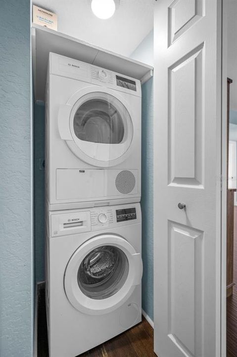 Active With Contract: $2,600 (2 beds, 2 baths, 1175 Square Feet)