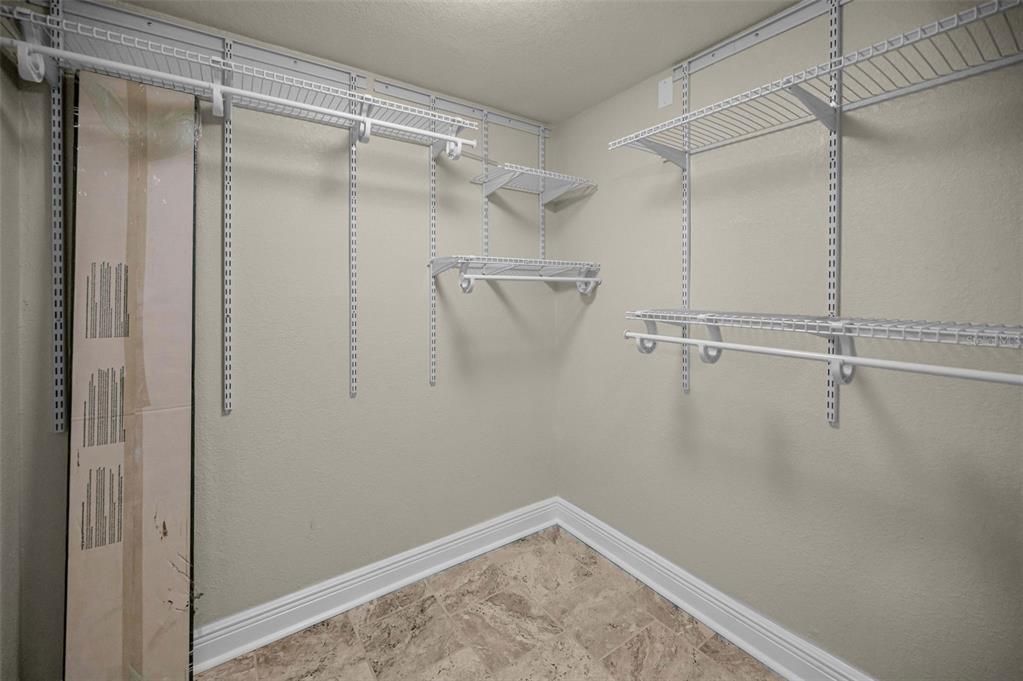 Active With Contract: $2,600 (2 beds, 2 baths, 1175 Square Feet)