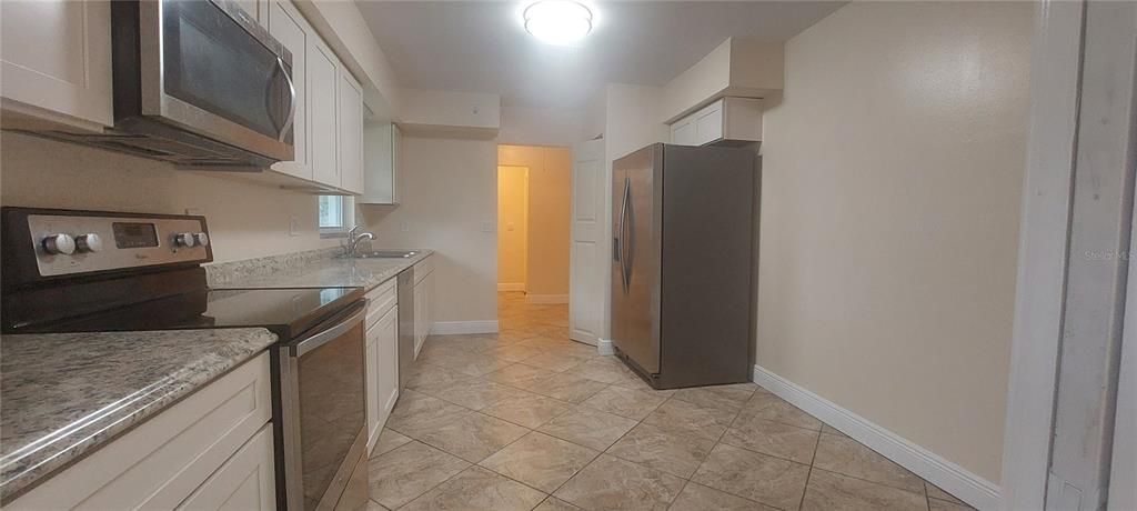 出租: $1,900 (3 贝兹, 2 浴室, 1593 平方英尺)