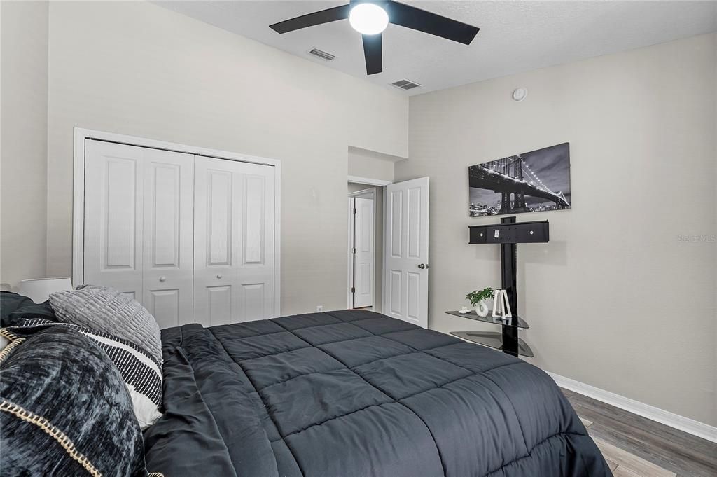 En Venta: $265,000 (3 camas, 2 baños, 1832 Pies cuadrados)