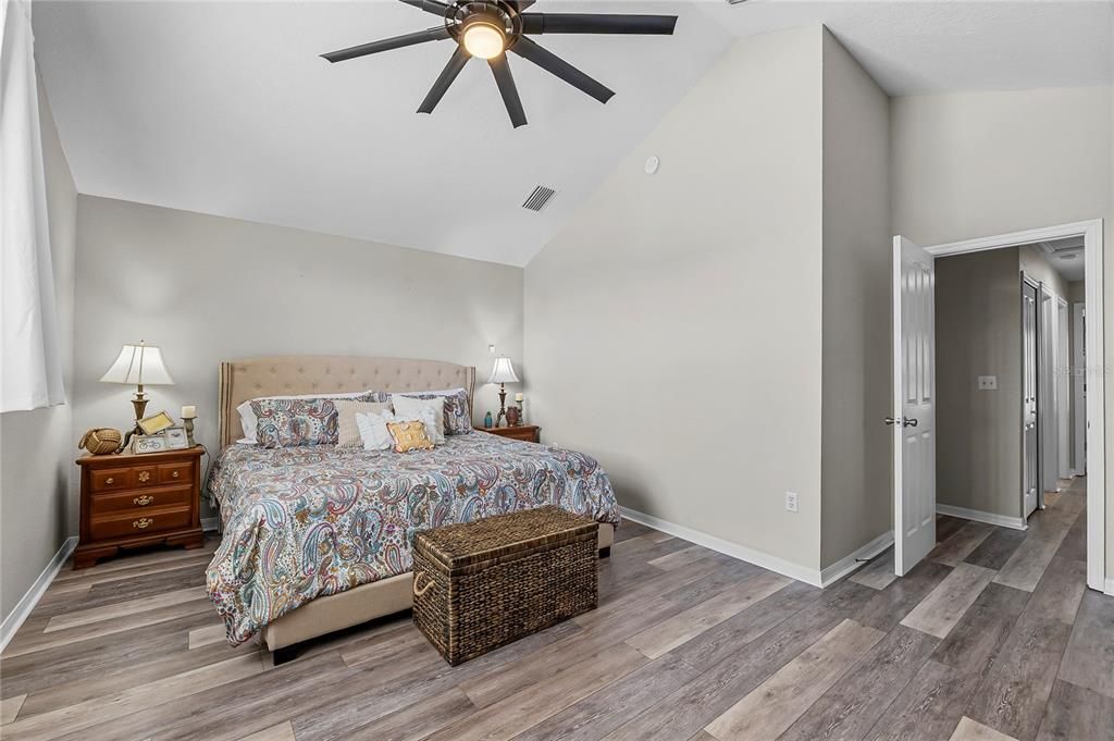 En Venta: $265,000 (3 camas, 2 baños, 1832 Pies cuadrados)