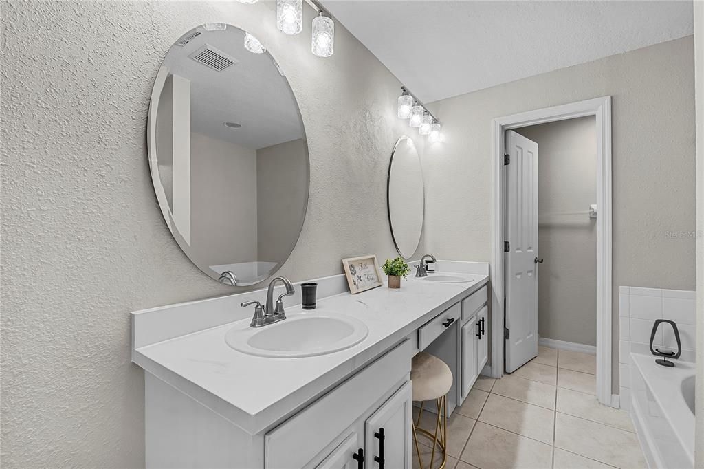 En Venta: $265,000 (3 camas, 2 baños, 1832 Pies cuadrados)